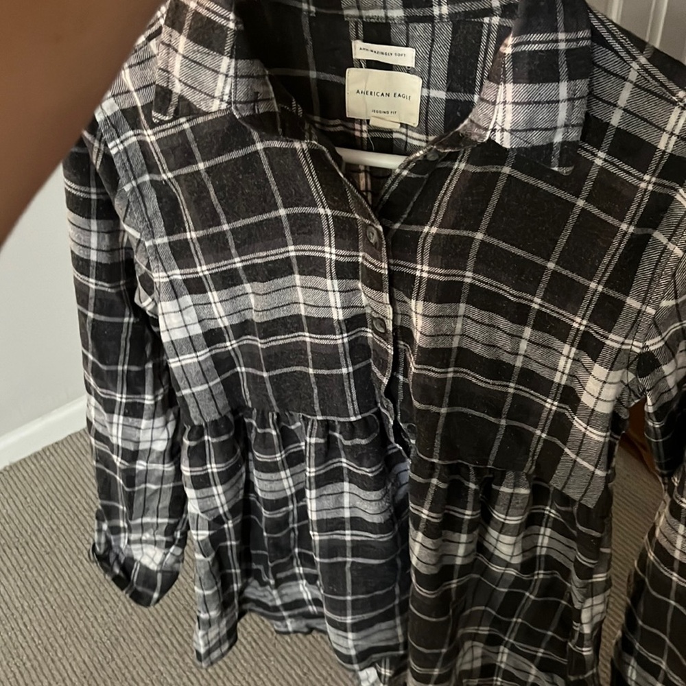American Eagle Size XS white and grey